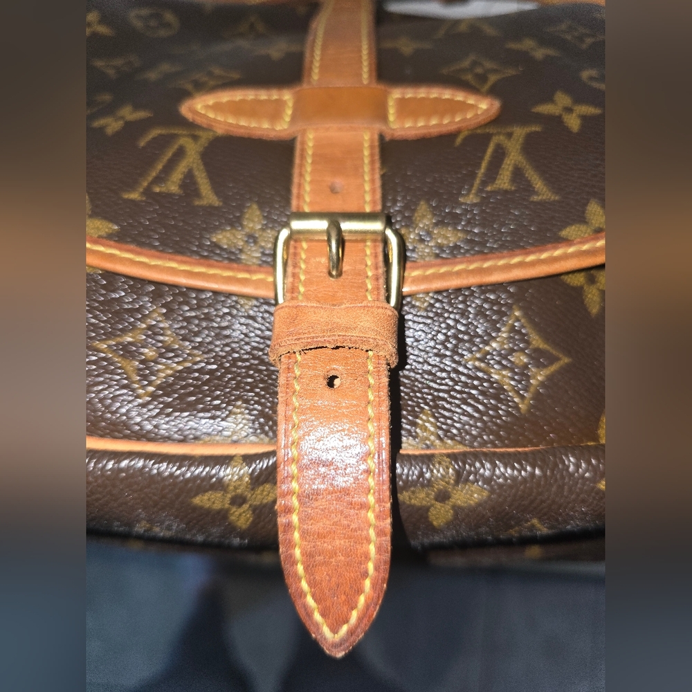 EUC 💯 Authentic Louis Vuitton Saumur 30💓 - Picture 10 of 16